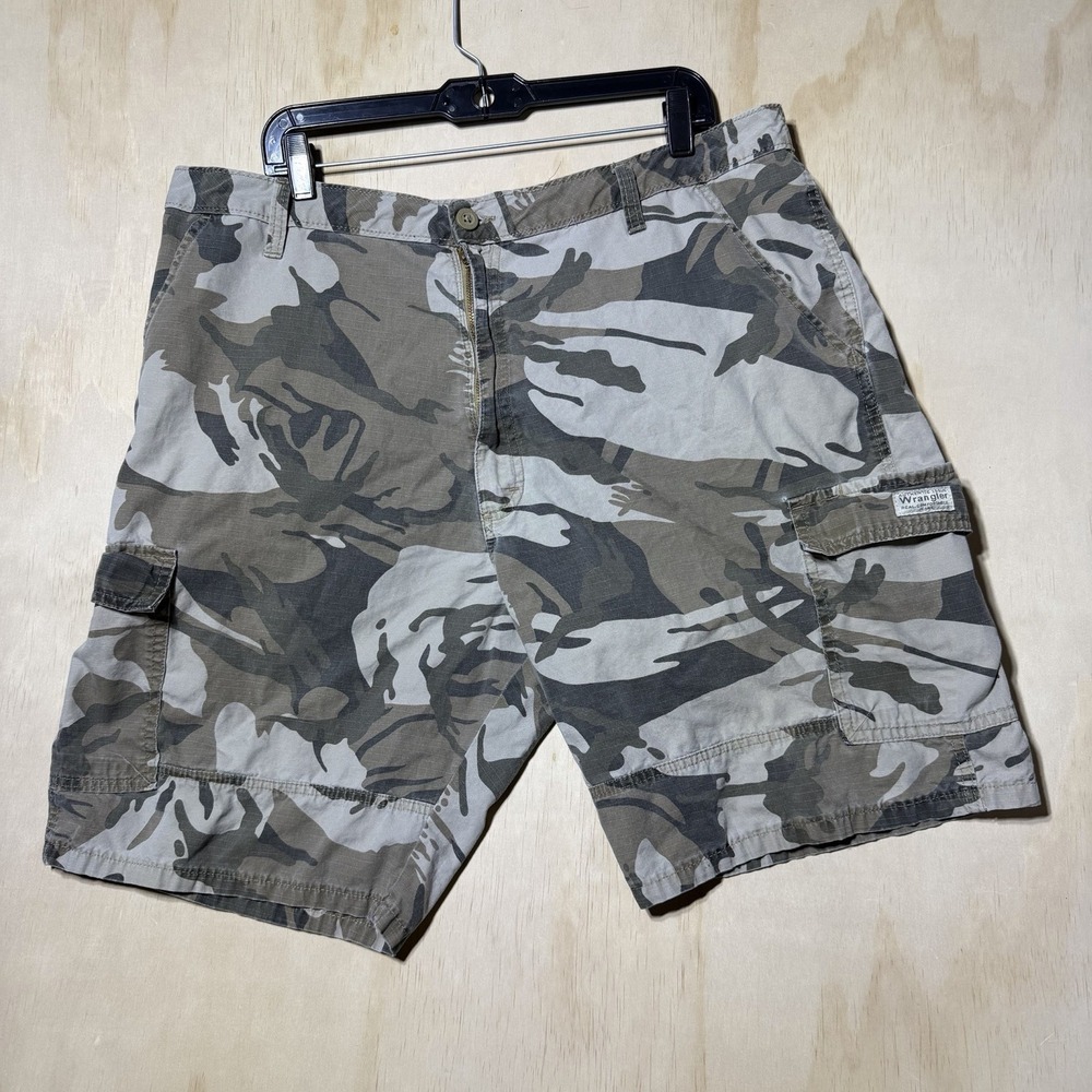 Wrangler Authentics Mens Size 40 Camo Cargo Shorts Military Cotton 60CRWCG